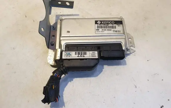 Hyundai Getz Engine control unit/module 9030930703F 3910626650