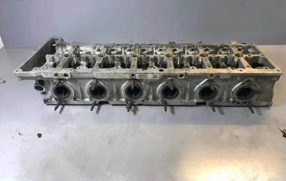 BMW 7 F01 F02 F03 F04 Engine head 780764107 781193603