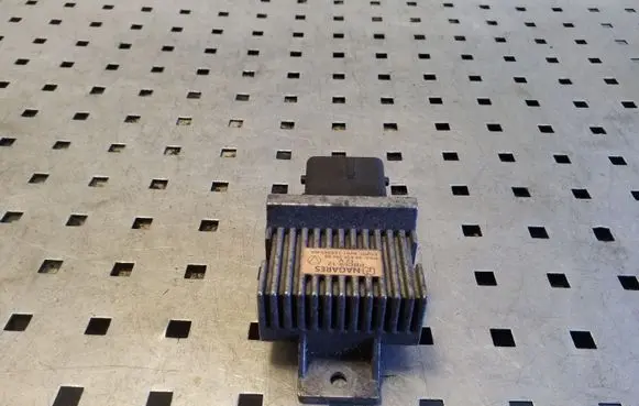 Glow plug pre-heat relay