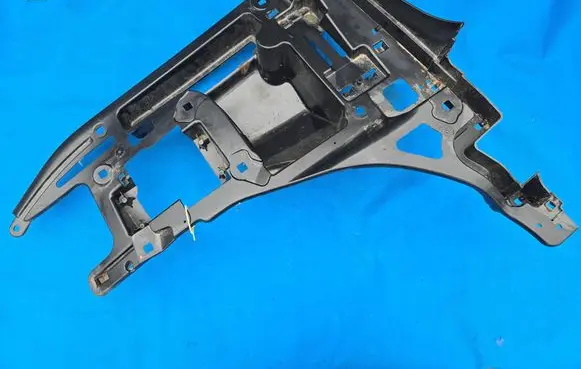 BMW i3 Rear bumper mounting bracket