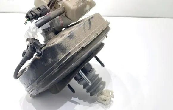 Peugeot 308 SW Brake booster 9675405480