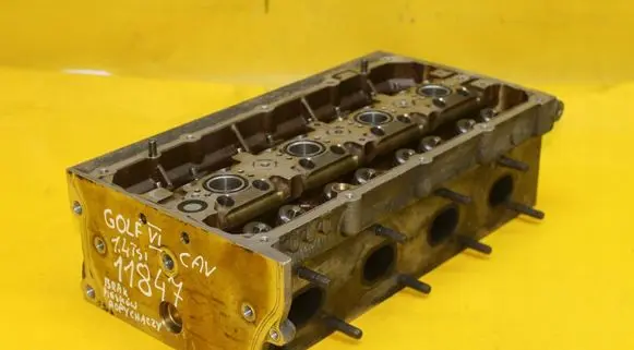 Volkswagen Golf VI Engine head 