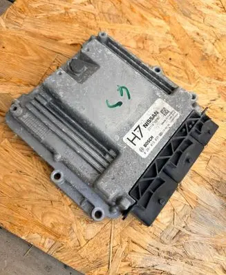 Nissan Qashqai Engine control unit/module 23710BB58E