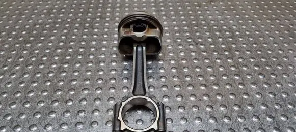 Ford Focus Piston with connecting rod S26383174 CM5G6205FA PK30