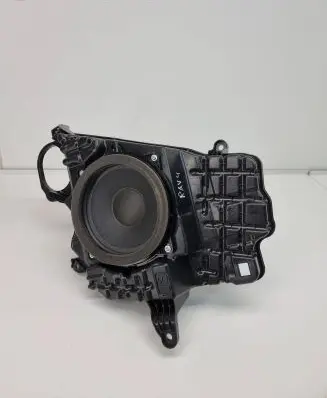 Toyota RAV 4 (XA50) Subwoofer speaker
