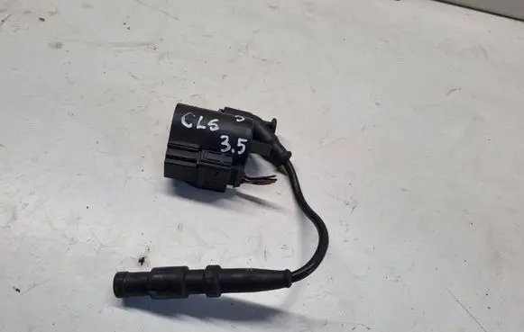 Mercedes-Benz CLS C219 High voltage ignition coil A0009060060 19005268 10T351