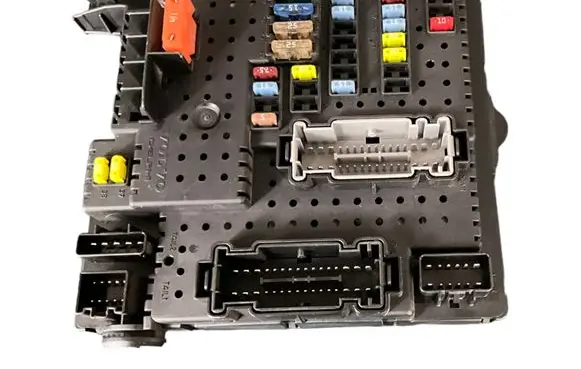 Volvo XC90 Fuse module 30786646 28080156 07W224
