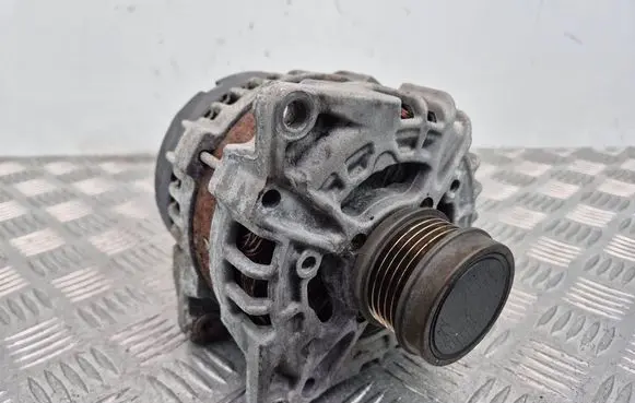 Mercedes-Benz CLA C117 X117 W117 Generator/alternator A0009061903 190531 0125711030