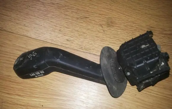 BMW 5 E39 Indicator stalk 8352172
