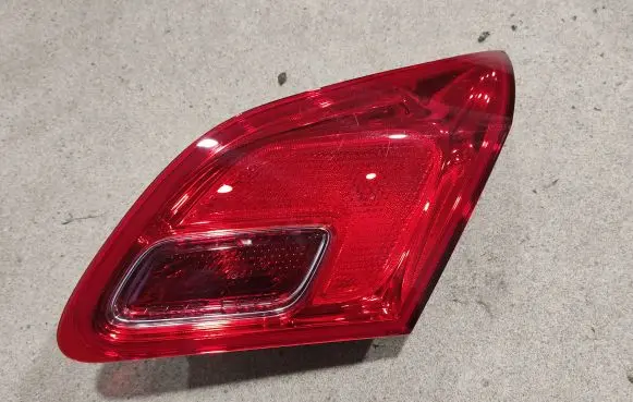 Opel Astra J Tailgate rear/tail lights 13358078
