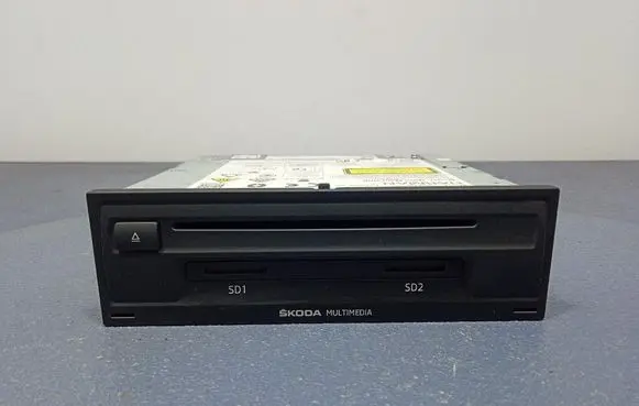 Radio/CD/DVD/GPS head unit