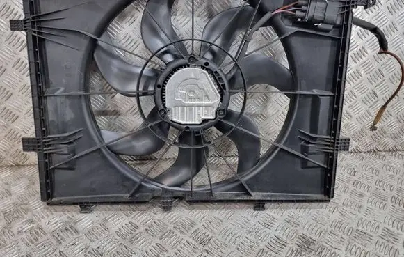 Mercedes-Benz C W205 Electric radiator cooling fan A0999061000