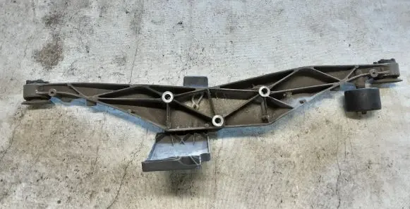 BMW X1 F48 F49 Rear differential/diff mount bracket 6852896