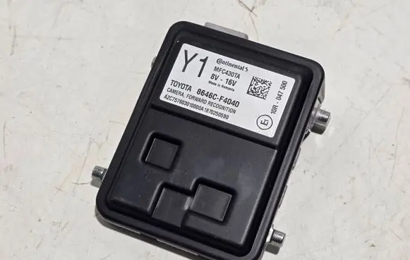 Windshield/windscreen camera