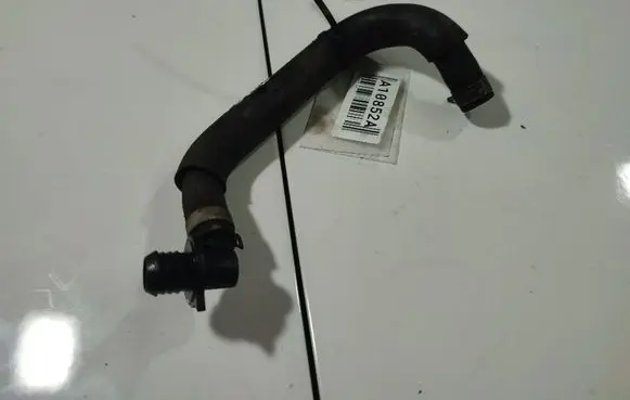 Nissan Note (E11) Engine coolant pipe/hose