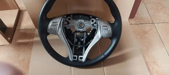 Nissan Pulsar Steering wheel