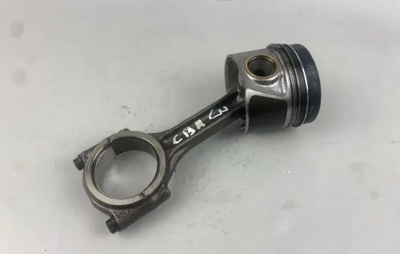 Volkswagen Golf VII Piston with connecting rod 04LA 011A 04LADE