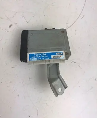 Toyota Land Cruiser (J100) ABS control unit/module 8954060100