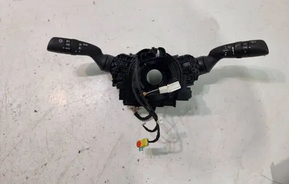 Toyota Yaris Cross Wiper turn signal indicator stalk/switch 89245K0020