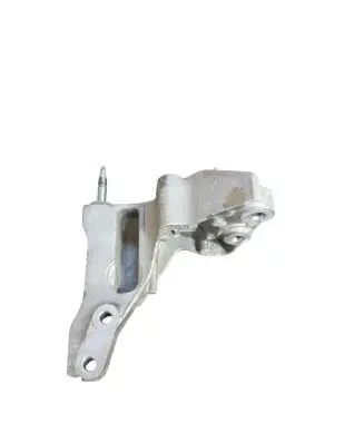 Suzuki Vitara (LY) Gearbox mounting bracket
