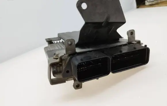 Volkswagen Touareg II Engine control unit/module 0261S05627 06E906023B 06E907309