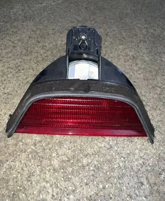 BMW 5 E39 Third/center stoplight 8385659