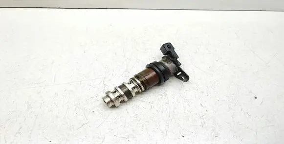 BMW 3 E90 E91 Camshaft vanos timing valve 7584115