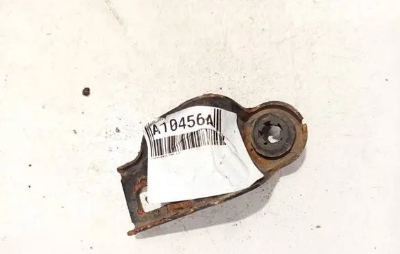 Radiator mount bracket