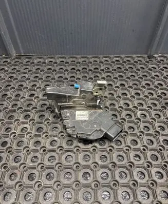 Ford Mondeo MK IV Front door lock 6M2AR21813EC A048317