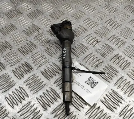 Volkswagen Golf VII Fuel injector 04L130277E 0445110475