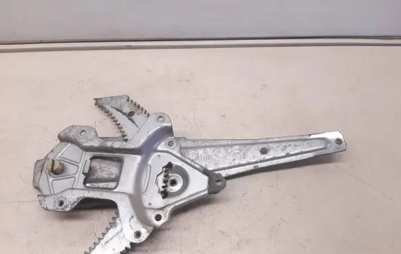 Honda CR-V Rear window lifting mechanism without motor 10RR