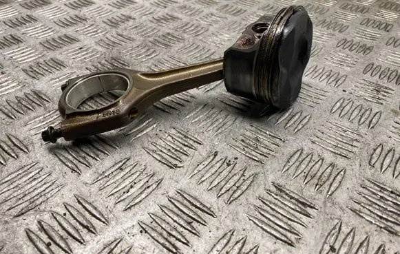 BMW 3 E92 E93 Piston with connecting rod 7589197