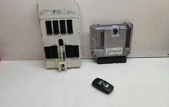 BMW 1 F20 F21 Engine ECU kit and lock set 8518424 9280622 0281018594