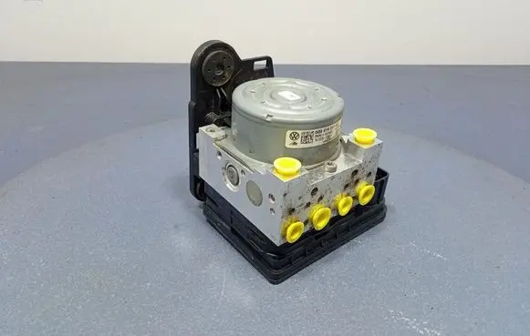 Skoda Octavia Mk3 (5E) ABS Pump 5Q0614517EG