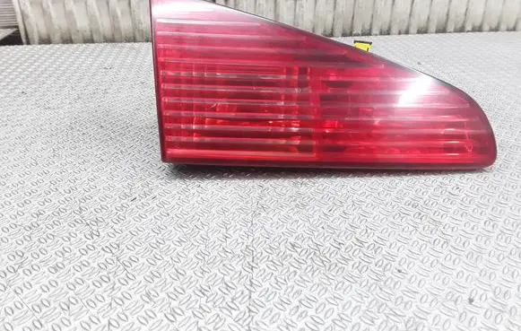 Peugeot 607 Tailgate rear/tail lights