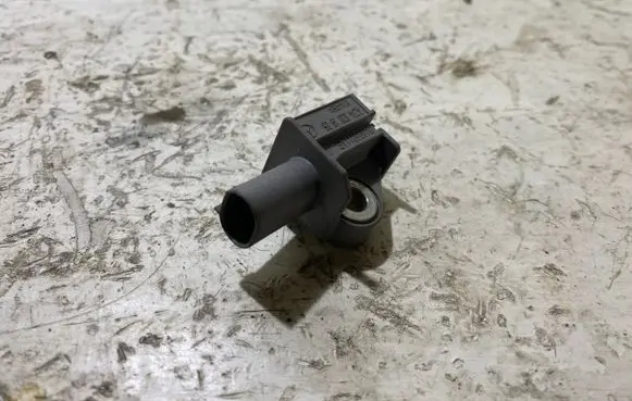 Mercedes-Benz C AMG W204 Airbag deployment crash/impact sensor 04896011AB 5WK43584 A2048201985