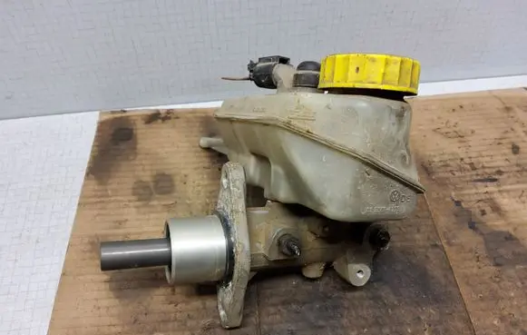 Seat Toledo I (1L) Master brake cylinder 03350882751