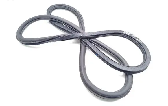 Rear door rubber seal (on body)