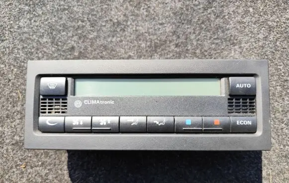 Volkswagen PASSAT B5.5 Climate control unit