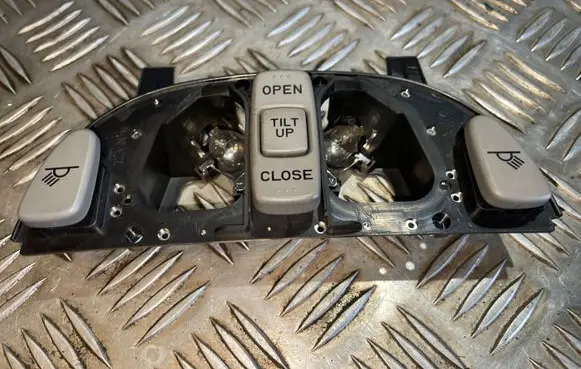 Hyundai Santa Fe Sunroof switch 7326H