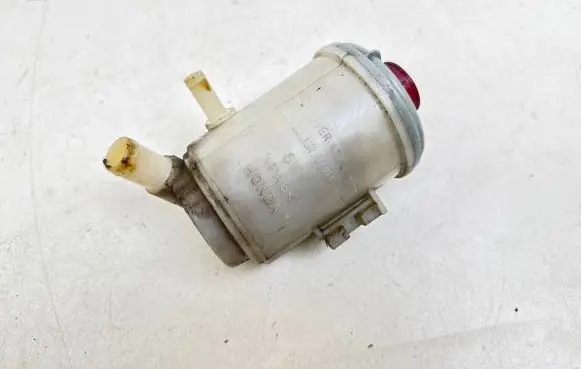 Honda CR-V Brake fluid reservoir 