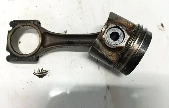Volkswagen PASSAT B5 Piston with connecting rod 845b v380