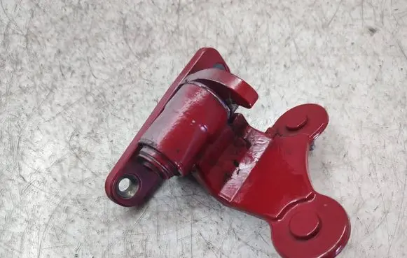 Mercedes-Benz C W204 Front door lower hinge