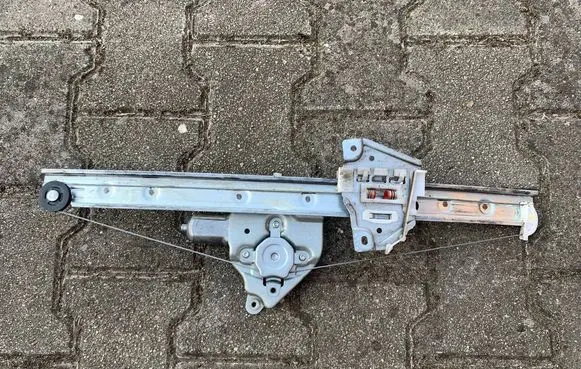 Suzuki Grand Vitara II Front door window regulator with motor 8346065J00 8340265J00