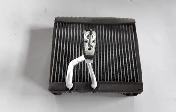 Chevrolet Orlando Air conditioning (A/C) radiator (interior) 13363518