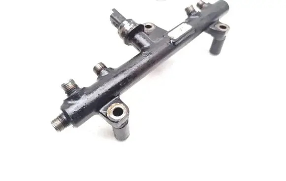 Ford Galaxy Fuel main line pipe 