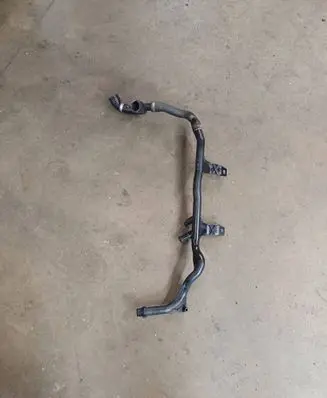 Engine coolant pipe/hose