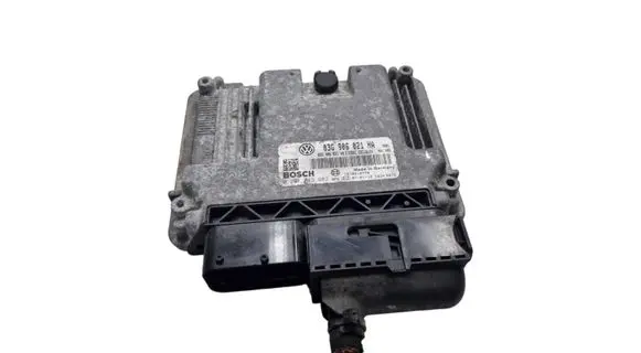 Volkswagen Golf V Engine control unit/module 03G906021HA 0281013682