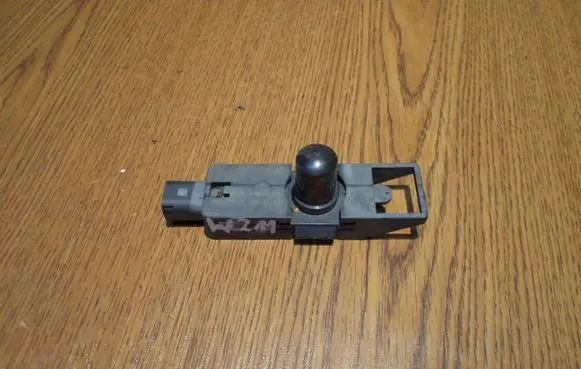Mercedes-Benz E W211 Sensor A2118700110