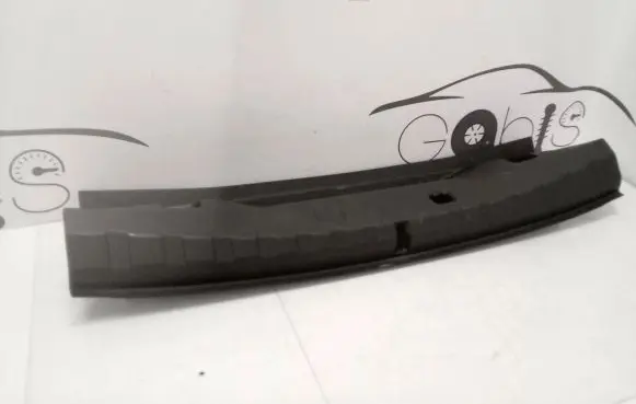 Trunk/boot sill cover protection